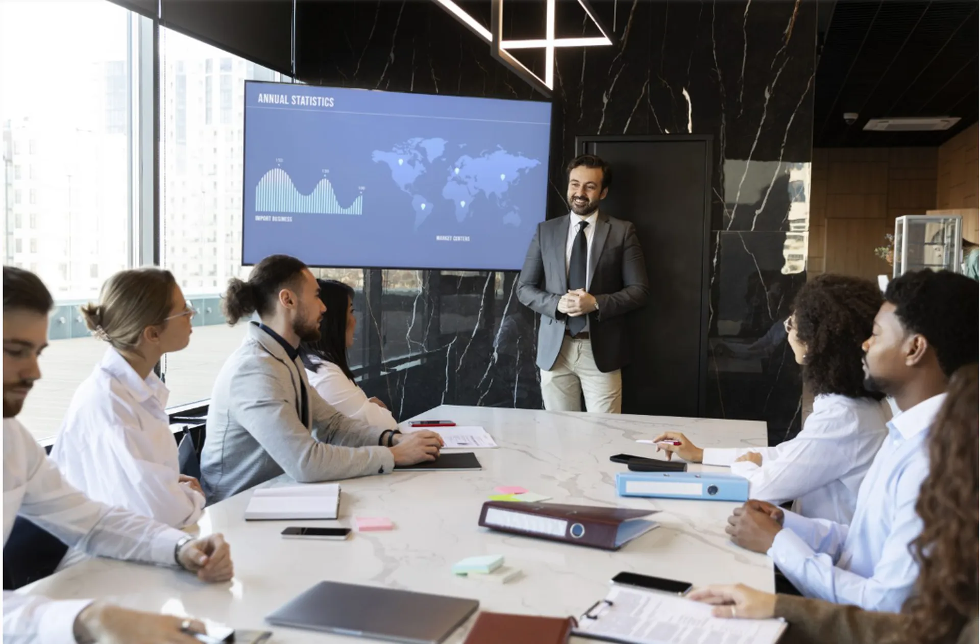 Exploring the Benefits of a Leadership Management Certificate Program